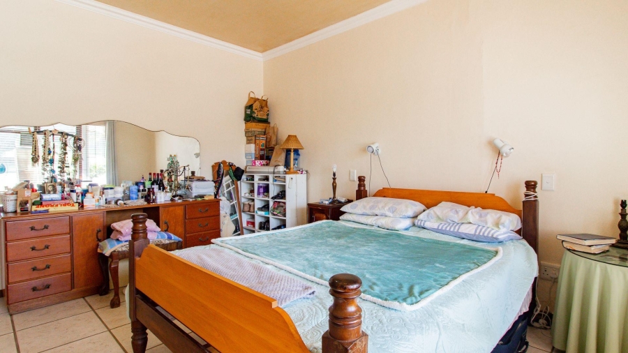 5 Bedroom Property for Sale in Kleinbaai Western Cape